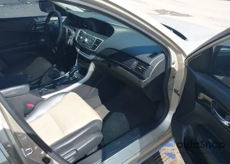 2015 Honda Accord Sport z USA, uszkodzony, nr VIN 1HGCR2F53FA094574